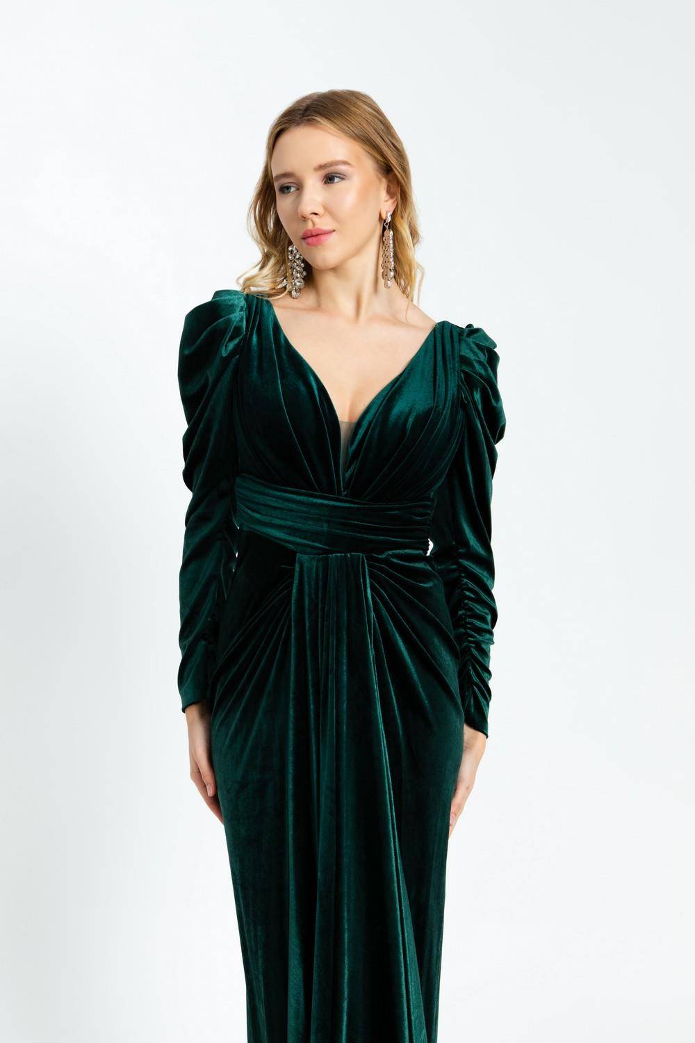 Cleavage Detailed Long Sleeve Velvet Long Evening Dress