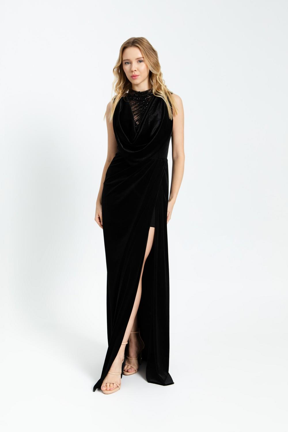 Embroidery Detailed Sleeveless Velvet Long Evening Dress